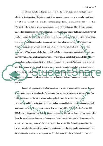 Whether we should ban the use of internet and social media in schools