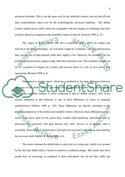 What are the major factors determining the earnings differential between skilled and unskilled workers