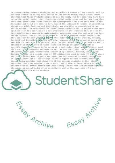 COMMUNICATING THROUGH SOCIAL MEDIA: STUDENTS EXPERIENCES